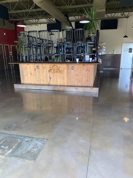 Before and After Floor Cleaning Doggy’s Bar &Tapas in Indian Land, SC (7)