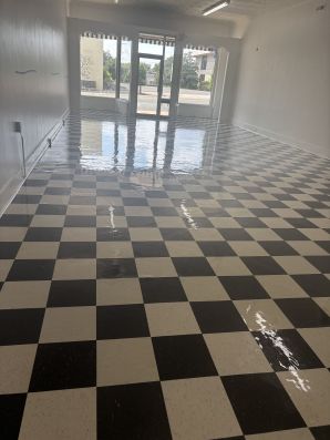 Before & After Floor Cleaning - Kitt & Karla Boutique in Wadesboro, NC (2)
