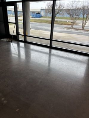 Before and After Commercial Floor Cleaning Lithko MFG in Concord, NC (3)
